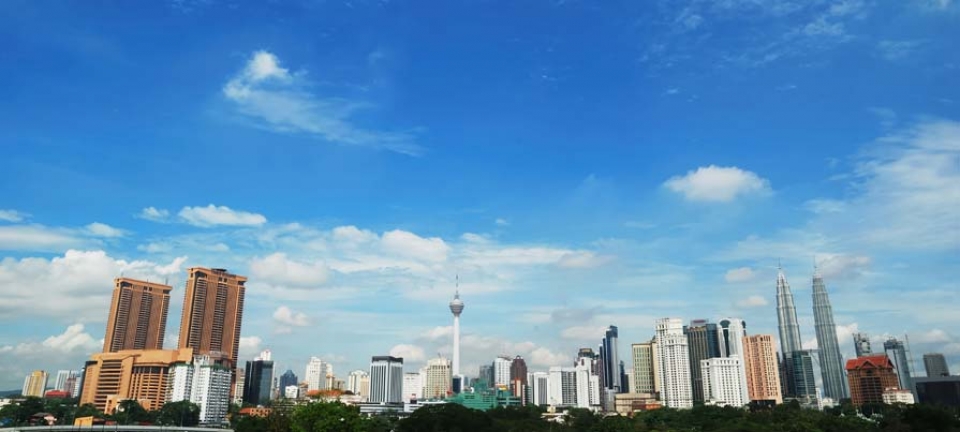 Tour Malesia - Skyline di Kuala Lumpur, con le Petronas Twin Towers sulla destra