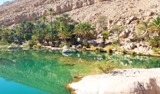 Panoramica di Wadi Bani Khalid Le acque color smeraldo della Wadi di Bani Khalid