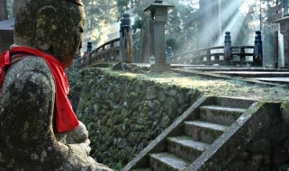 Il cimitero monumento di Okuno-in sul Monte Koya Koyasan Okuno-in - L'antico cimitero buddista