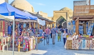 Mercato della città vecchia di Bukhara Il mercato turistico di Bukhara: meta da non perdere durante un viaggio in Uzbekistan