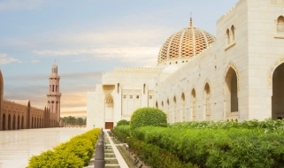 Esterno della Grande Moschea del Sultano Qaboos La Grande Mosche del Sultano Qaboos, tra le attrazioni imperdibili di Muscat