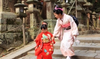 Scalinata del Santuario di Kasuga Taisha a Nara Vacanze in Giappone - Il Santuario di Kasuga Taisha a Nara