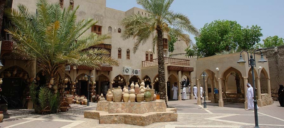 Foto del suq di Nizwa durante il tour capodanno nel deserto in Oman 
