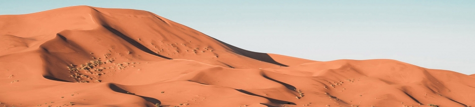 Deserto dell'Oman durante il viaggio in inverno nei mesi di gennaio, febbraio e dicembre