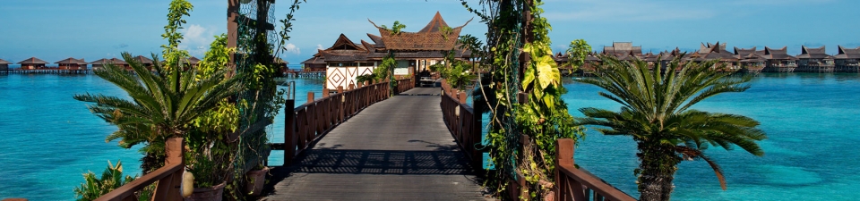 Pontile fotografato durante il viaggio di lusso in Malesia al mare