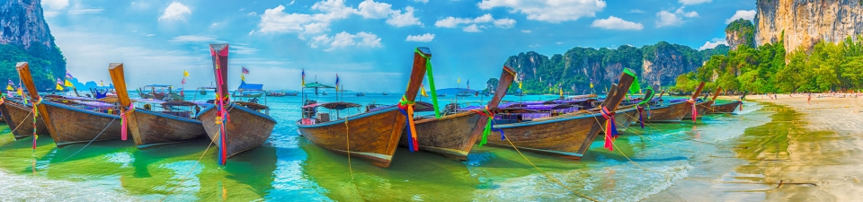 Mare e imbarcazioni caratteristiche visitate durante il viaggio in Asia in Thailandia