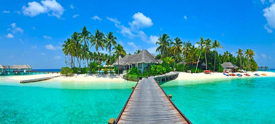 Maldive paesaggio incantevole con acqua turchina
