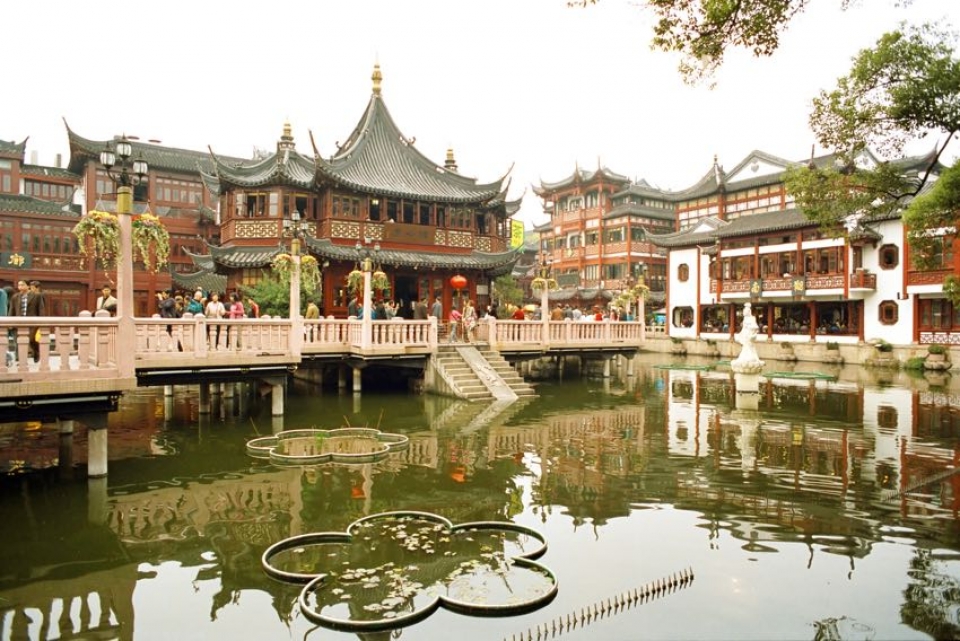 Tempio fotografato durante tour della Cina tra Pechino, Xian, Gulin, Shanghai