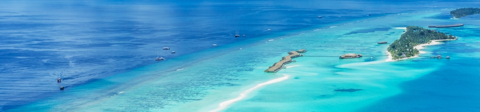 Foto di un atollo alle Maldive nel mese di marzo, uno dei periodi migliori per andare alle Maldive