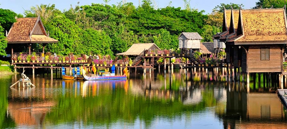 Strutture in campagna nella natura fotografate durante il tour 13 giorni tra Vietnam e Cambogia