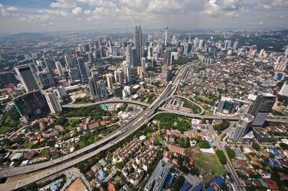 Città della Malesia come Kuala Lumpur e Taman Negara fotografate durante il tour di 5 giorni