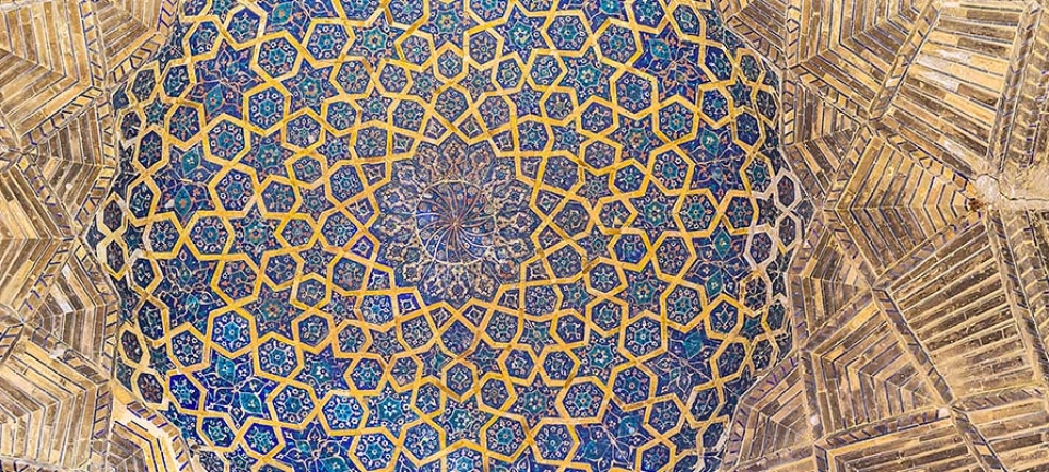 Immagini di un soffitto immortalato durante il viaggio via della seta Uzbekistan