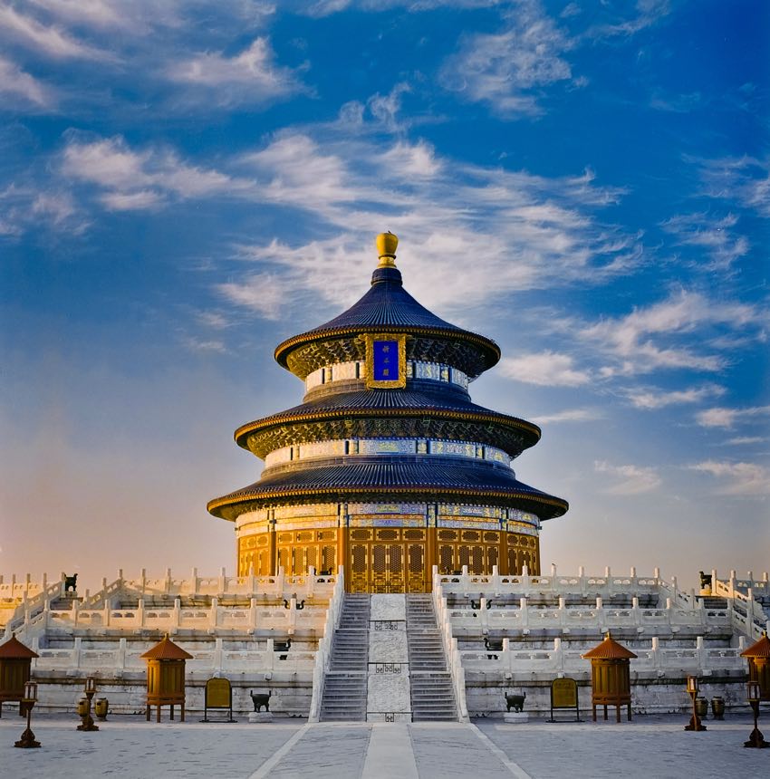 Foto di una imponente torre cinese fotografata durante un itinerario Cina di Originaltour