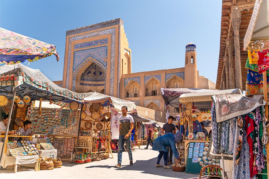 Foto di un mercato uzbeko fotografato durante un itinerario tra le offerte Uzbekistan di Originaltour