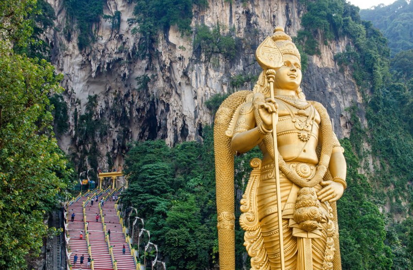 Statuta in oro fotografata in Malesia durante il Tour Malesia e Singapore