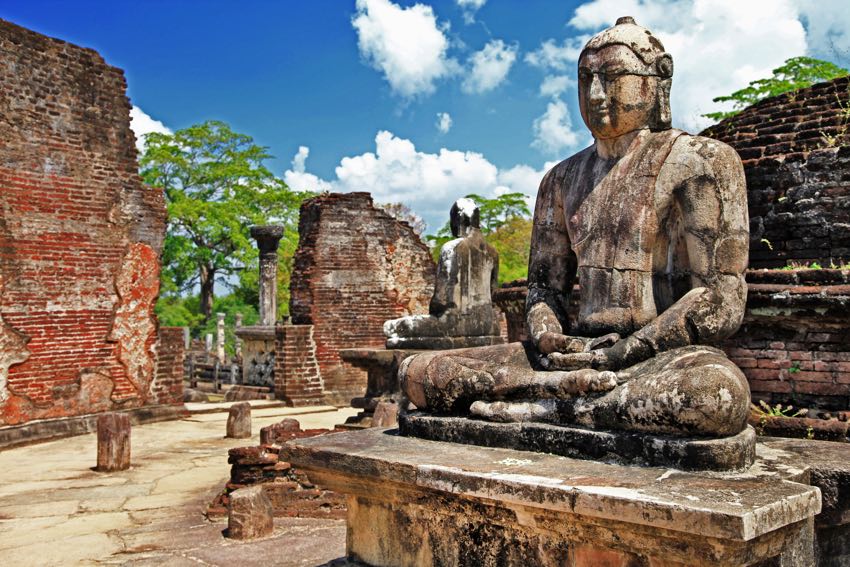 statue visibili durante il tour Sri Lanka