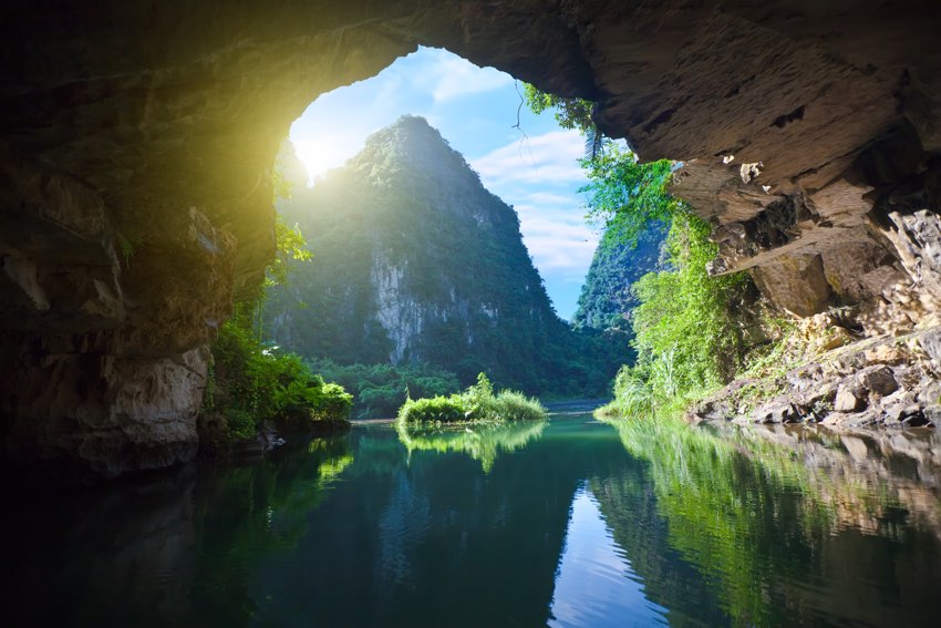 grotta con vista sul mare in Vietnam